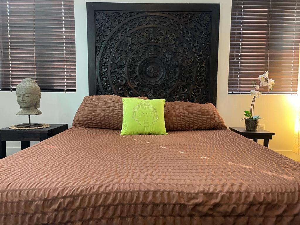 Vive Zen Queen Room *